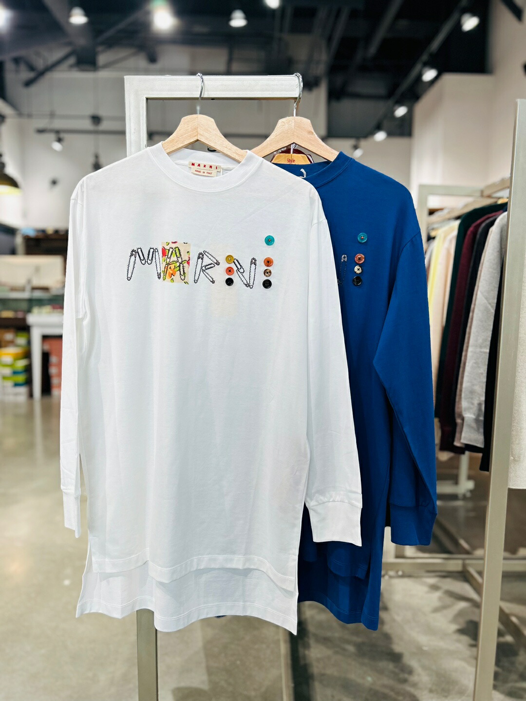 マルニ　ロゴプリント　ロングスリーブシャツ 楽天市場】MARNI マルニ Logo Long Sleeve T-Shirts ロンT