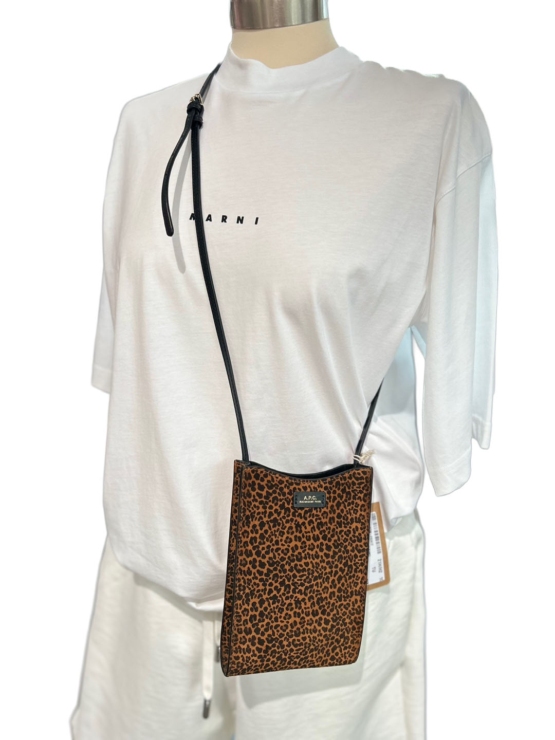 A.P.C |  アーペーセー APC 肩肉付 JAMIE のど首 合切袋 PXBQM-F63412 レデイーズファッション はりつけ台付き添い人【貨物輸送無料】【外国で通信販売】【定め事品】