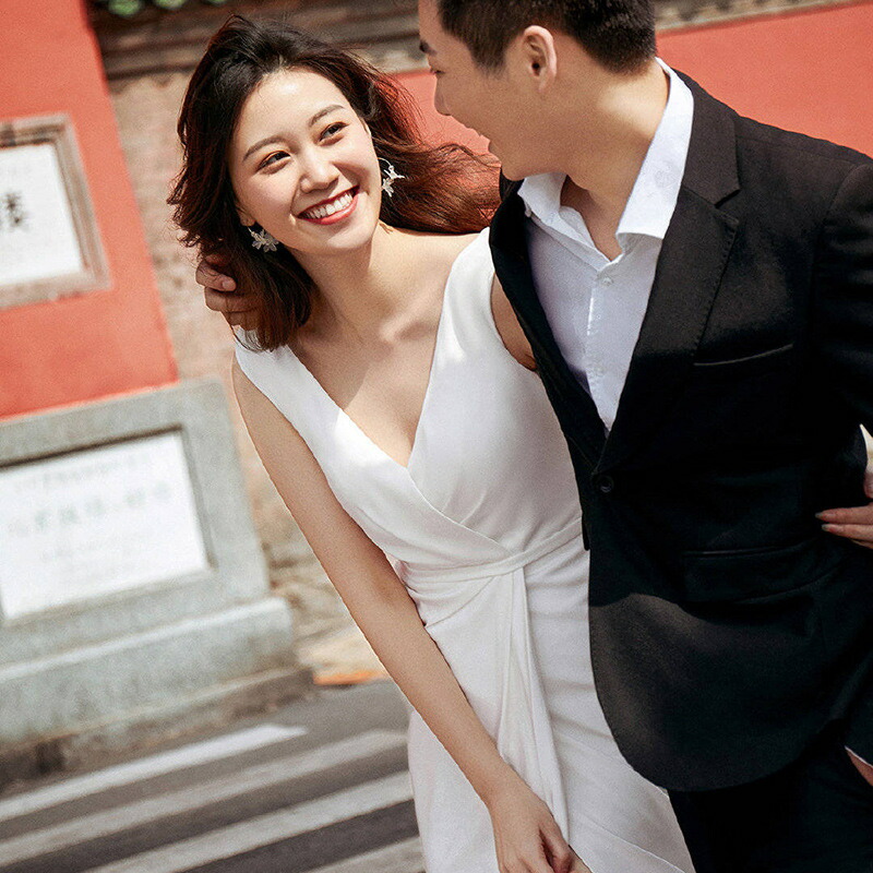 前撮り ウェディングドレス 結婚式 シンプル ロングドレス 二次会 スリットロングワンピース 袖なし Vネック パーティードレス 高級感 エレガント 【オーダーメイドも可能】海外挙式ドレス 後撮り ハワイ 旅行 撮影 披露宴 ブライダル wedding dress 15,091円