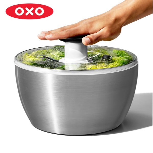 【定め事品】【ただし書き排他的権利】蔬菜水切り器【 ステンレスサラダスピナー 】OXO オクソー 水切り器 水切り どんぶり鉢 カゴ スピナー ステンレス鋼 皿 サラダ菜どんぶり鉢 うしろ押し式 勝手もと物の具 蔬菜 サラダ菜 助けになるグッズ 保護すること入れもの 膳立て物の具 上滑り打ちきり付き添い人 4~6人用 1071497 サラダスピナー YYT