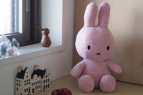 50cm Miffy Corduroy 50cm ミッフィー コーデュロイ ぬいぐるみ 50cm おしゃれ かわいい 人形 カラー グッズ コールテン ボントントイズ Btt 001 キャラクター ビロード 生地 大人 インテリア Bon Ton Toys ミッフィ うさぎ 動物 キッズ Ocrmglobal Com
