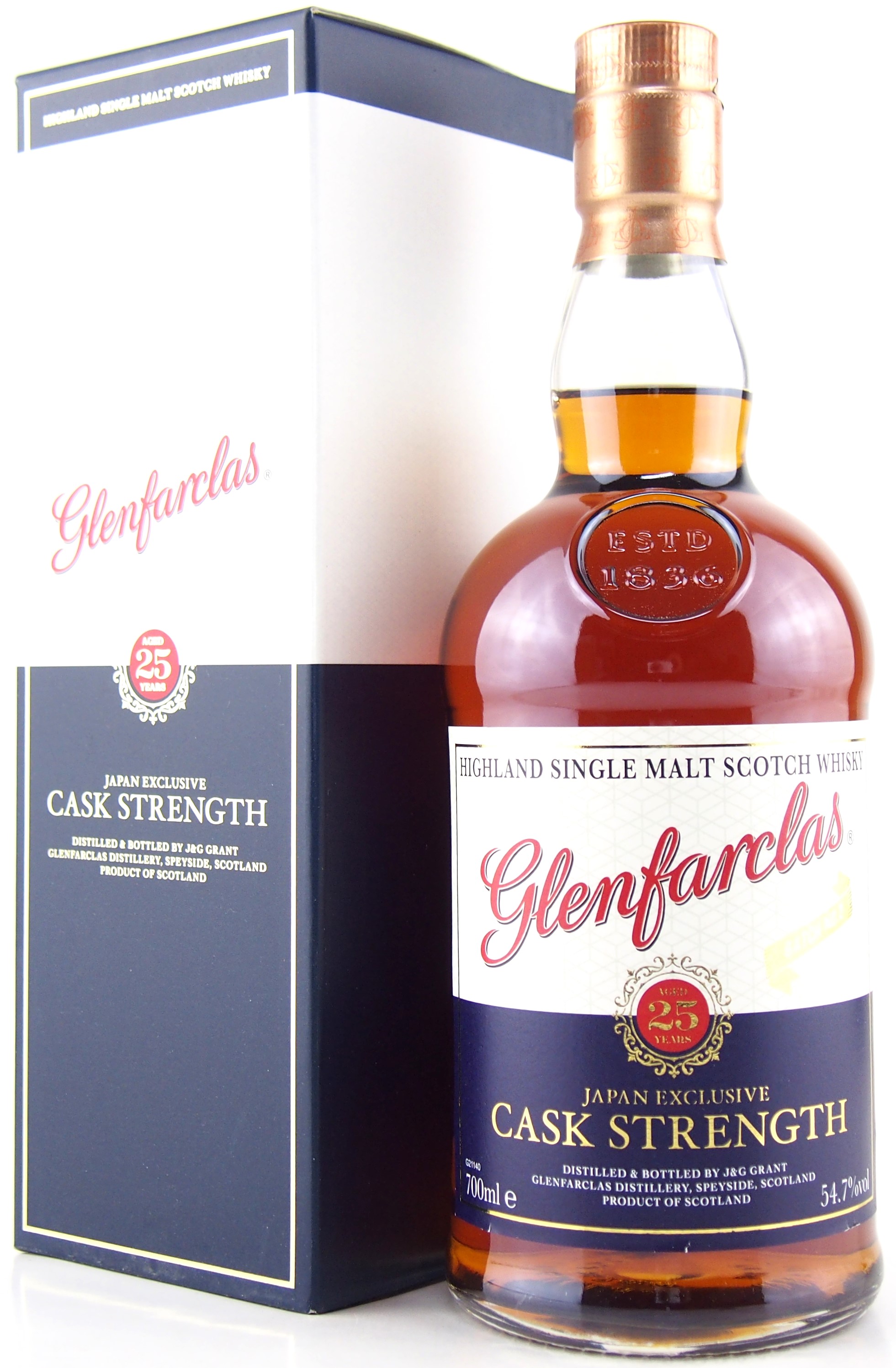 グレンファークラス　25年　カスクストレングス　バッチ２（Glenfarclas aged 25 years Cask Strength Batch No.2）　700ｍｌ　54.7％【スコッチウイスキー　シングルモルト　スコットランド　スぺイサイド　オフィシャルボトル　数量限定　日本市場向け　箱付き】正規品 29,172円