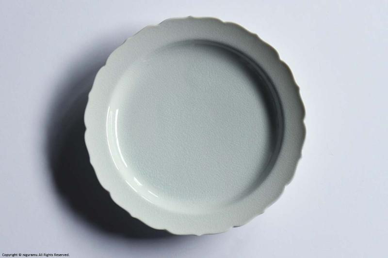 楽天市場】菊皿 190mm / 貫入白磁【KATA KUTANI / 型九谷