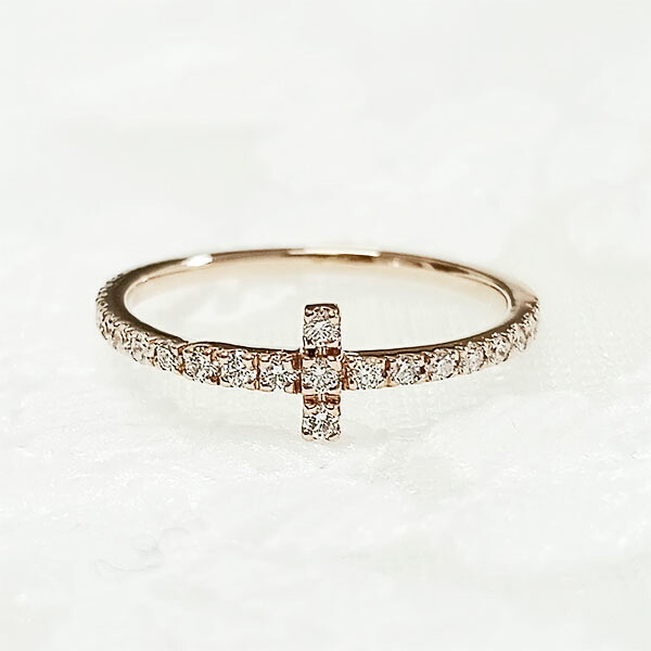 K18YG/PG/WG エタニティ ダイヤモンド リング 0.15ct イニシャル クロス ハーフエタニティ ピンキーリング 指輪 ダイヤリング 18金 ゴールド クロスリング かわいい おしゃれ 人気 さり気なく レディース ジュエリー ギフト プレゼント 記念日 お祝い 送料無料｜バルジ- Bulge