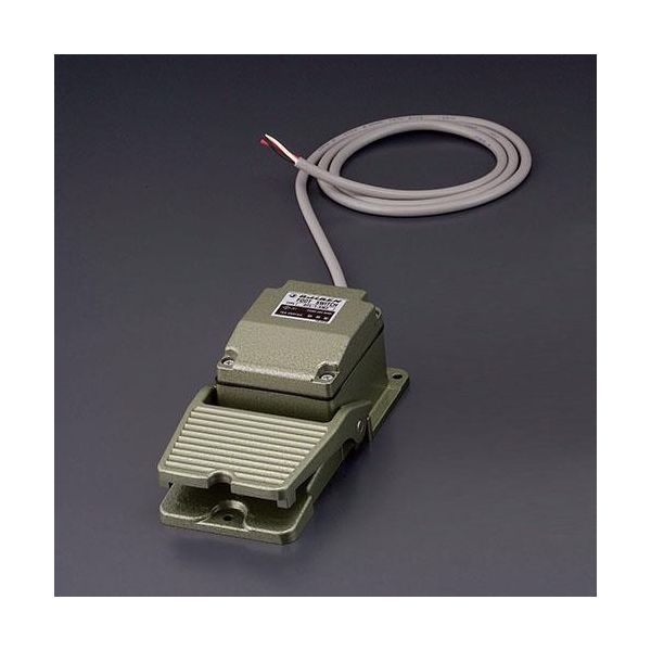 【即納在庫品】「直送」【個人宅配送不可】 エスコ EA940FF-1 直送 代引不可・他メーカー同梱不可 ＡＣ250Ｖ/10Ａ 1ｃ フットスイッチ 産業用防雨型 EA940FF1【キャンセル不可】