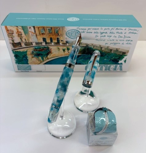 送料無料 アウロラ ヴィアッジョセグレット オルティジア F AURORA Viaggio Segreto Ortigia Fountain pen 万年筆 888-VOR-F 限定生産品 高級筆記具 ギフト プレゼント 誕生日 ラッピング無料 入学祝 就職祝|ぶんぐはうす 大山