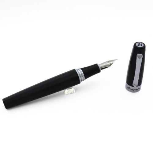 【10%OFFクーポン】モンテグラッパ マグニフィカ ステンレス万年筆M(中字) ブラック Montegrappa メーカー品番ISNGR3AC|文具のある暮らし