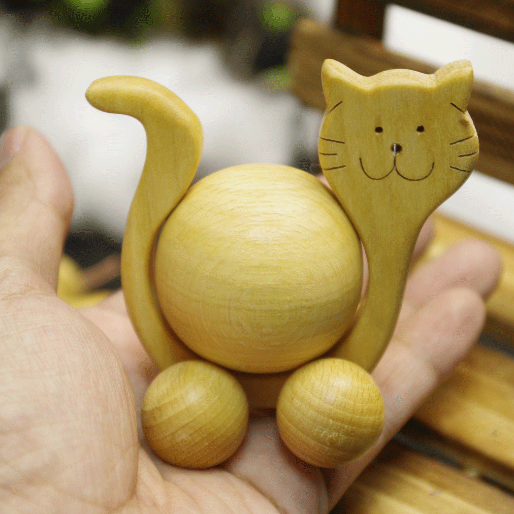 楽天市場 ドイツの森からやって来たかわいい動物たち 背負った玉をコロコロ転がして遊べます フィンクバイナー ねこ 文具の森 楽天市場店