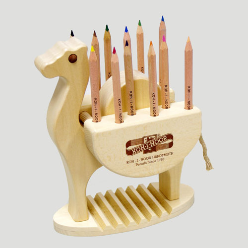 【名入れ無料】机の上のアンティークにも最適 KOH-I-NOOR ラクダ型色鉛筆スタンド|文具の森 店