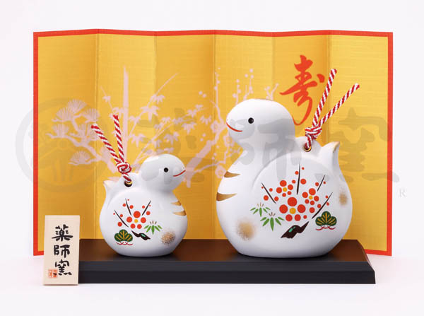 楽天市場】干支 置物 薬師窯 錦彩招福午 (駿馬・大) 82 干支の置物 馬