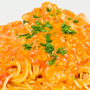  5つの材料で作るクリーミーペストパスタサラダのレシピ