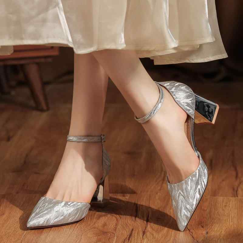 パンプス レディース 虎柄 ヒョウ柄 ポインテッドトゥ 太ヒール ハイヒール メタルバックル グリッター ラメ 65cmヒール 結婚式 パーティー 二次会 キャバ 通勤 仕事用 普段使い 春夏 秋冬