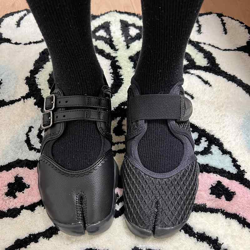 フラットシューズ レディース バレエシューズ 足袋パンプス ローヒール ストラップ 春夏 秋 歩きやすい ぺたんこ 痛くなりにくい カジュアル 黒