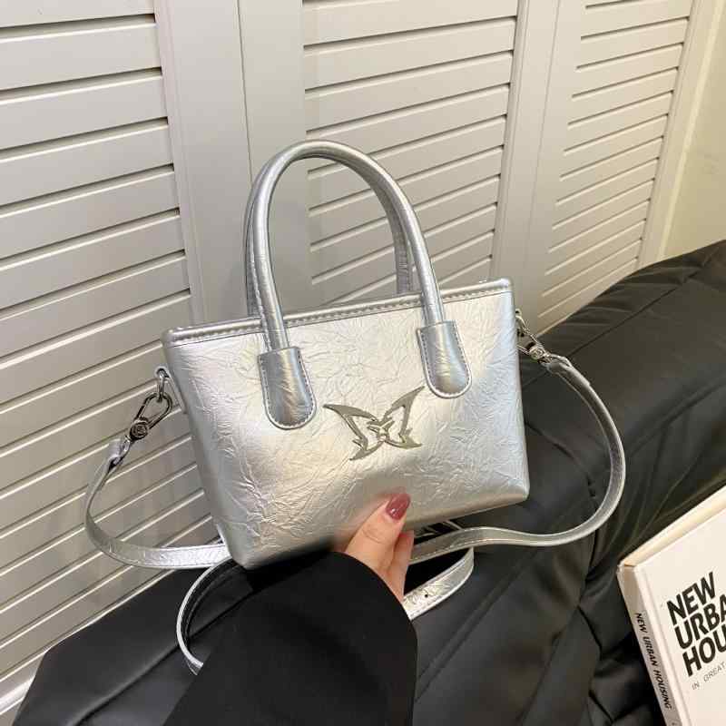 ハンドバッグ レディース 斜めがけ 高見え 菜?子バッグ 鞄 カバン フェイクレザー 蝶結び 黒 ブラック 白 オフホワイト シルバー 通勤 普段使い