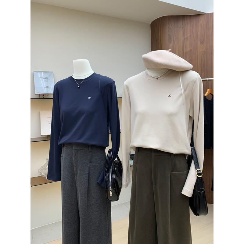 Tシャツ レディース 秋冬 厚手 ハート 刺・墸 長袖 トップス 丸首 裏起毛 柔らかい インナーウェア ゆったり 花灰 ブラック 紺色 アイボリー フリーサイズ 通勤