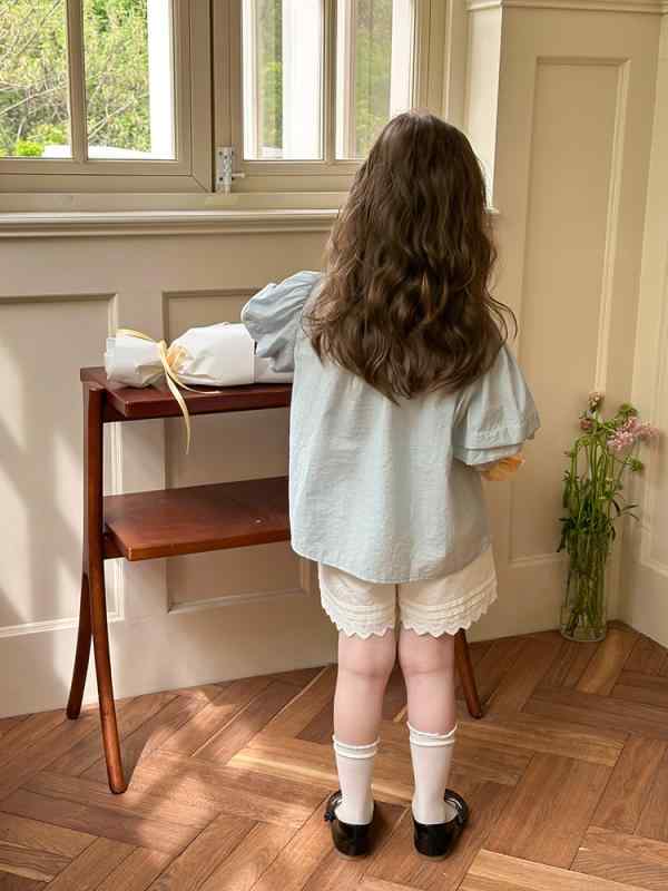 子供服 シャツ 女の子 半袖 トップス キッズ 混紡綿 ブラウス ギャザー パフスリーブ かわいい おしゃれ 普段着 ブルー ホワイト 90 100 110 120 130 140 150 160 170 春夏