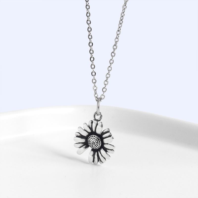 ネックレス レディース シルバー925 小さめ デイジー フラワーモチーフ ペンダント 鎖骨 十字 華奢 かわいい 冷淡 エレガント レトロ 韓国｜ブリルビ