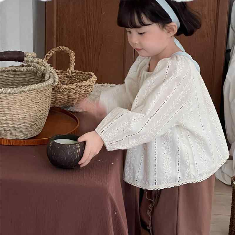 シャツ キッズ 長袖 韓国風 刺繍 花柄 丸襟 トップス 女の子 女児 子供服 綿100% 杏色 春秋 かわいい 普段着2