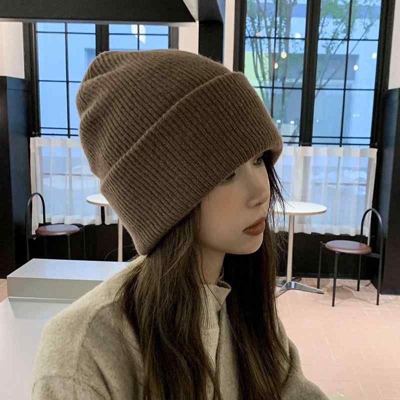 帽子 レディース 秋冬 羊毛 ニット帽 柔らかい 被り心地 良い ウール あったか ニット キャップ イヤーマフ ケーブルニット 小顔効果 防寒 冷え対策 カフェ カーキ ライトグレー ベージュ ネイビー グリーン レッド 赤 ブラック キャラメル ブル2