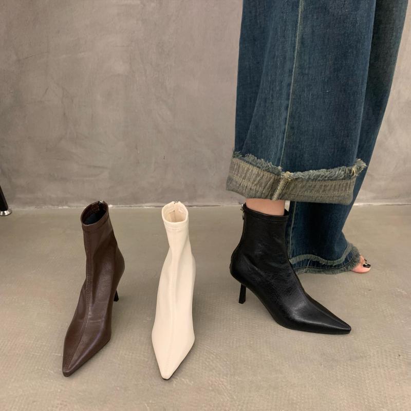 ブーツ レディース ショートブーツ 春秋 白色 細ヒール ポインテッドトゥ 韓国風 チャンキーヒール 6cm 7cm 8cm 美脚 歩きやすい 履きやすい ファッション