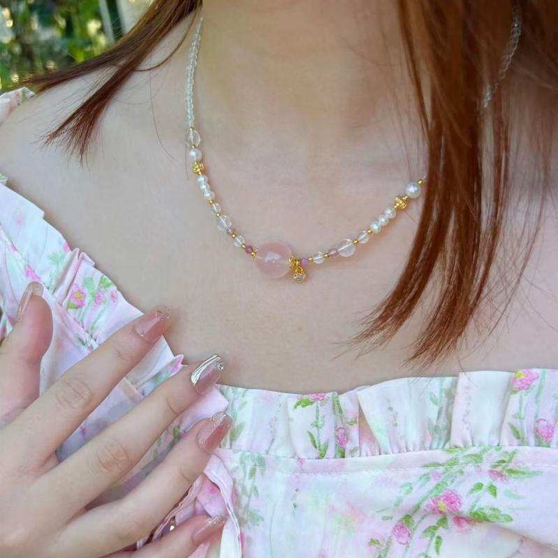 ネックレス レディース 天然 ピンク 水晶 淡水 パール 白 水晶 チョーカー ペンダント 普段使い アクセサリー ファッション 通勤 ギフト