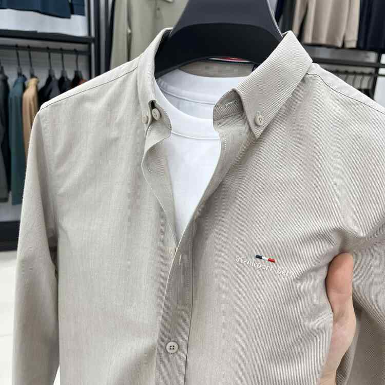 シャツ メンズ 男性用 長袖 トップス 春秋 ファッション 刺? 綿 再生繊維 ?色 ビジネス カジュアル 翻? 大きいサイズ 5,097円