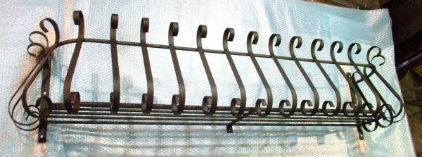 雨季切っ掛け御出なされるアイアン赤ちょうちん