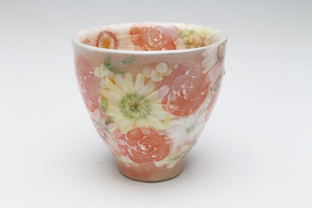 【紅彩優花 湯呑】瀬戸焼 和食器 食器 湯呑 湯飲み 茶の葉 墨付き 花柄 差し上げ物 差し上げ物 キッチン用品・食器・調理器具-コーヒー・お茶用品-湯呑み