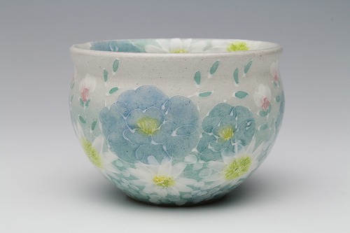 【青彩小花　福々碗・平型】瀬戸焼 和食器 食器 湯呑 コップ カップ デザート鉢 手描き 花柄 プレゼント 贈り物 ギフト