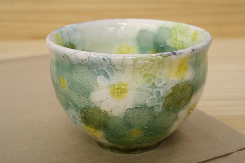 【青彩花　福々碗・平型】瀬戸焼 和食器 食器 湯呑 コップ カップ デザート鉢 手描き 花柄 プレゼント 贈り物 ギフト｜和食器と和雑貨のお店　舞陶館