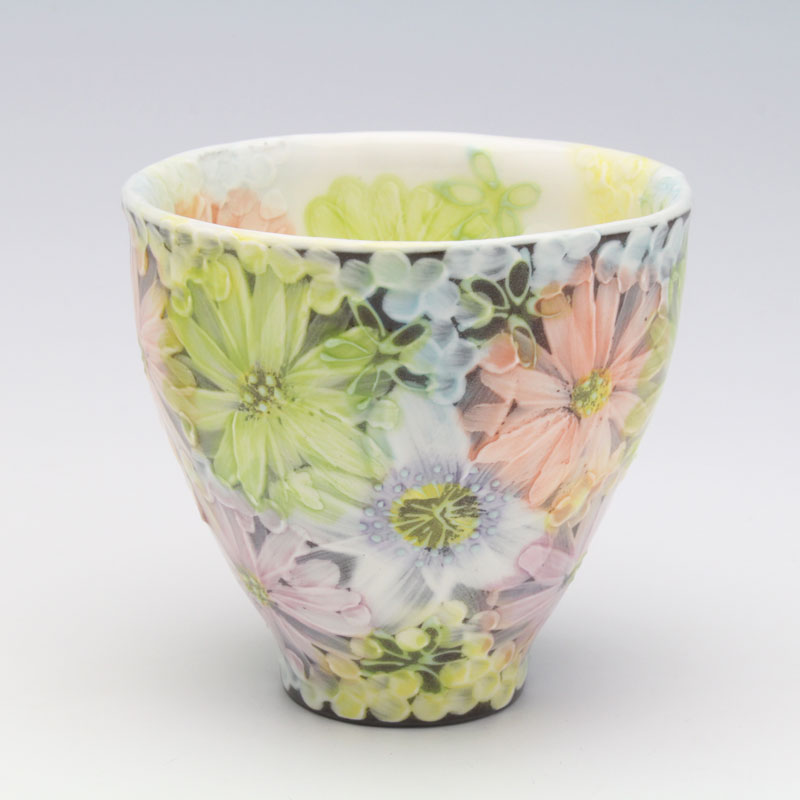 【彩雅花紋 湯呑】瀬戸焼 和食器 食器 湯呑 湯飲み 茶の葉 墨付き 花柄 差し上げ物 差し上げ物 キッチン用品・食器・調理器具-コーヒー・お茶用品-茶道具・湯呑・急須