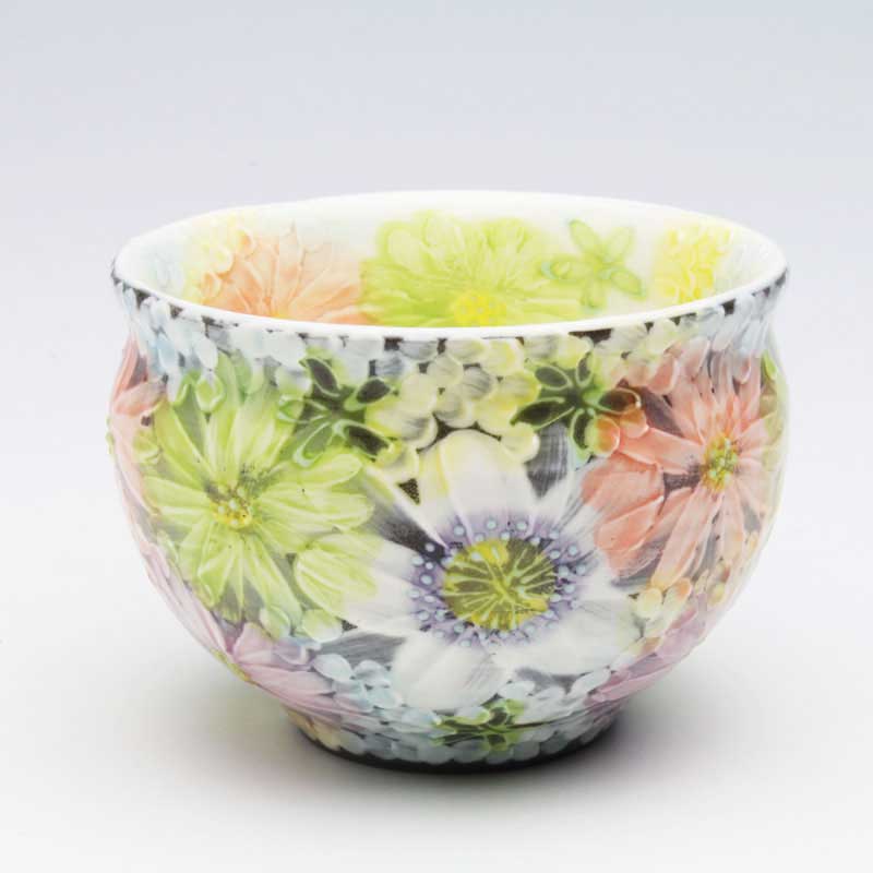 【彩雅花紋　福々碗（平型）】瀬戸焼 和食器 食器 湯呑 コップ カップ デザート鉢 手描き 花柄 プレゼント 贈り物 ギフト
