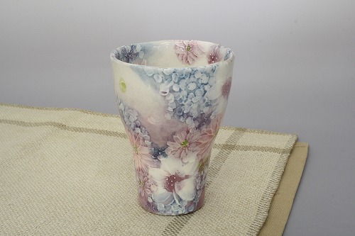 【色取り花 陶水飲み】瀬戸焼 和食器 食器 無償性優勝杯 水飲み 墨付き 花柄 赤絵 差し上げ物 差し上げ物