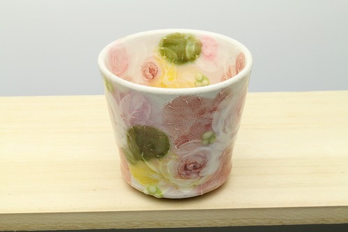 【釉彩サクラ色 姫碗】瀬戸焼 和食器 食器 湯呑 湯飲み 目の前猪口 茶の葉 墨付き 花柄 差し上げ物 差し上げ物 茶道具・湯呑・急須-コーヒー・お茶用品