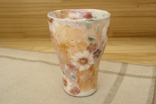 【紅彩京花 陶水呑み】瀬戸焼 和食器 食器 無償性優勝杯 水呑み 墨付き 花柄 赤絵 差し上げ物 差し上げ物