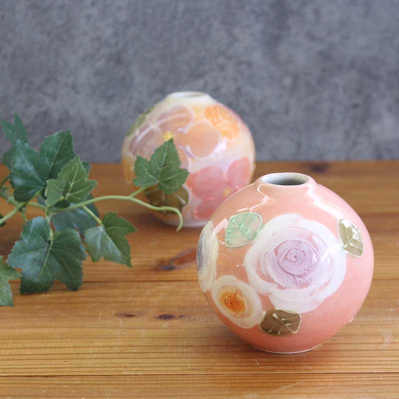 楽天市場】【工房風花】彩小花 丸花入(紅) 花瓶 花生 一輪挿し 楽天市場】【工房風花】彩小花 丸花入(紅) 花瓶 花生 一輪挿し