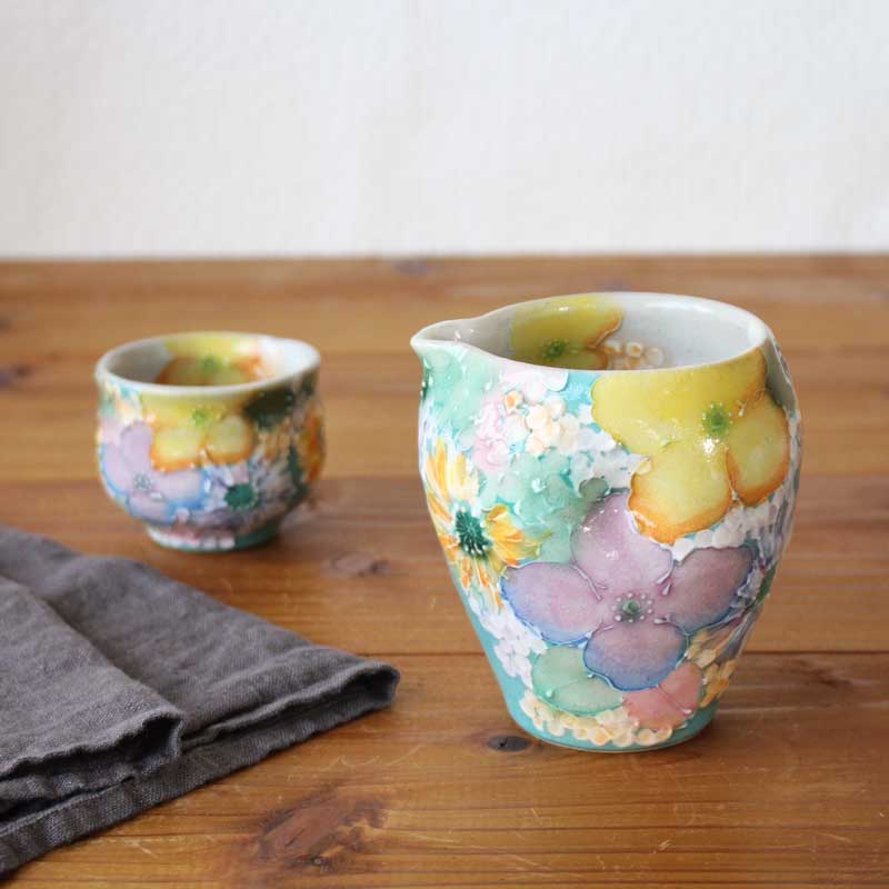 【彩優花　片口】瀬戸焼 和食器 食器 片口徳利 片口注器 酒器 冷酒 手描き 手作り 花柄 プレゼント 贈り物｜和食器と和雑貨のお店　舞陶館 7,498円