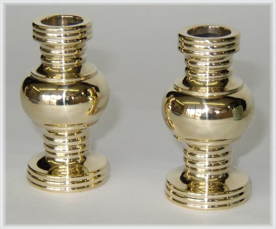 【仏壇仏具】真宗大谷派(東本願寺)用仏具 火舎香炉 華瓶(けびょう)華鋲 金メッキ製品 | 上卓 上前彫 純金箔 3.5号 華瓶卓 真宗大谷派用(東)k⁄金