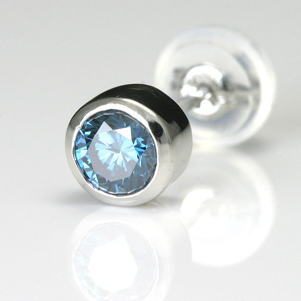 PY042 VVSクラス！！極上良質天然ブルーダイヤモンドピアス　片方のみ PY042 VVSクラス！！極上良質天然ブルーダイヤモンドピアス 片方