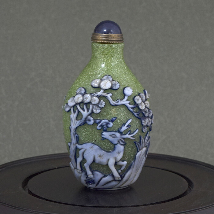 鼻煙壺　中国骨董　鶴の彫刻付き 楽天市場】蓮花の中に遊ぶ鶴たち鼻煙壺211007鼻煙壷 鼻煙壺 中国