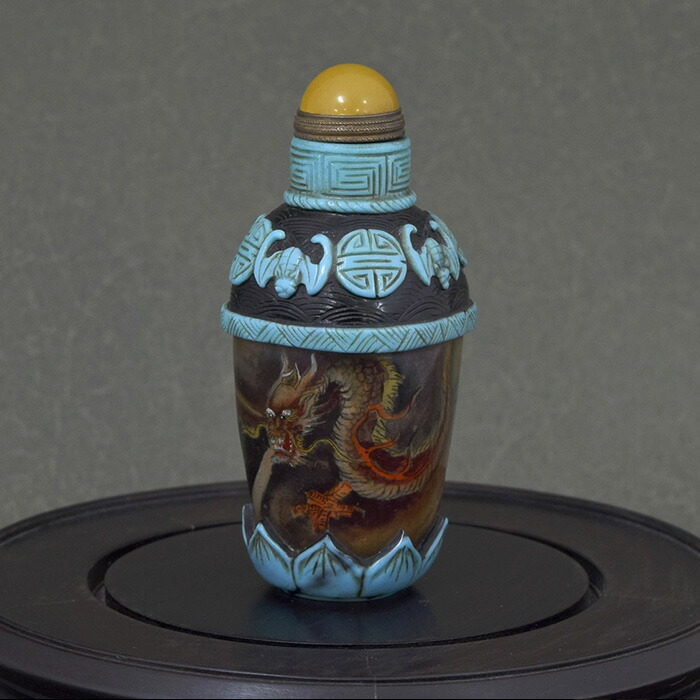 鼻煙壺 龍の彫刻 白磁 乾隆硝子 鼻煙壺 龍の彫刻 白磁 乾隆硝子