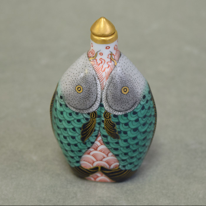 楽天市場】「寿」の下で華麗に泳ぐ吉祥「金魚」鼻煙壺211020鼻煙壷