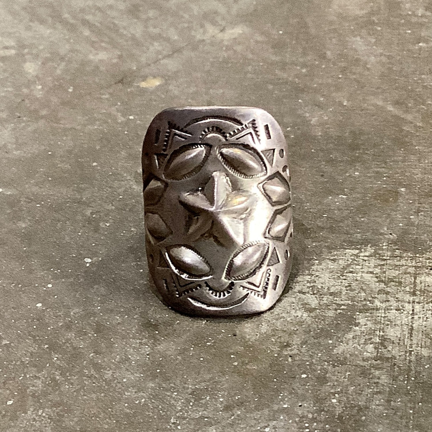 楽天市場】ナバホ族【RAY ADAKAI】レイアダカイDouble Stamp Ring