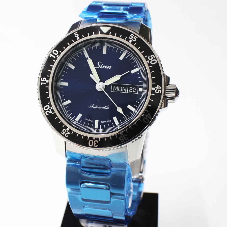 【4月20日税込544,500円へ価格改定有り】国内正規品 Sinn ジン 腕時計 104.ST.SA.IB 自動巻き 時計 送料無料 メンズ ブランド