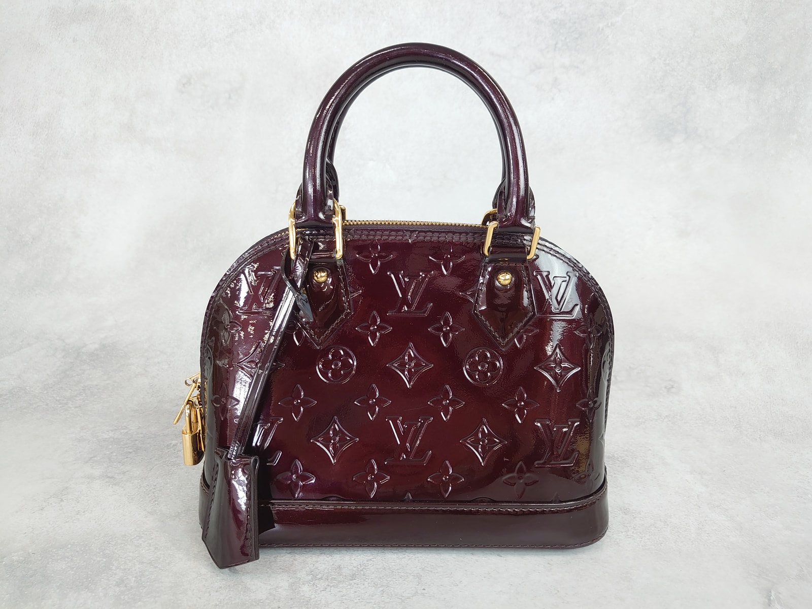 【3日間返品可】 LOUIS VUITTON ルイ・ヴィトン アルマBB ハンドバッグ カーフスキン(エナメル加工) レディース｜カエセル