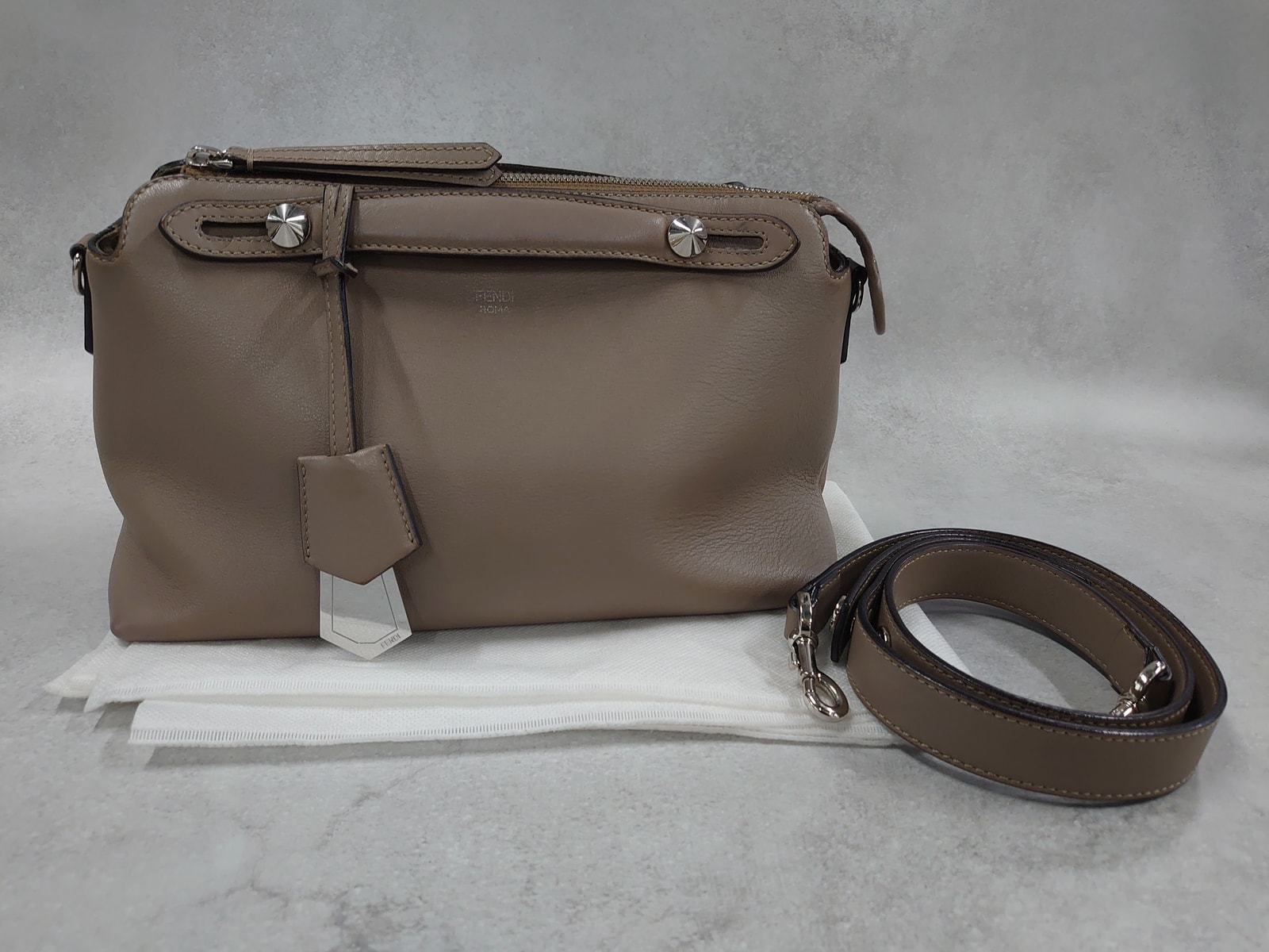 【3日間返品可】 FENDI フェンディ バイザウェイミディアム 2WAYバッグ カーフスキン レディース｜カエセル