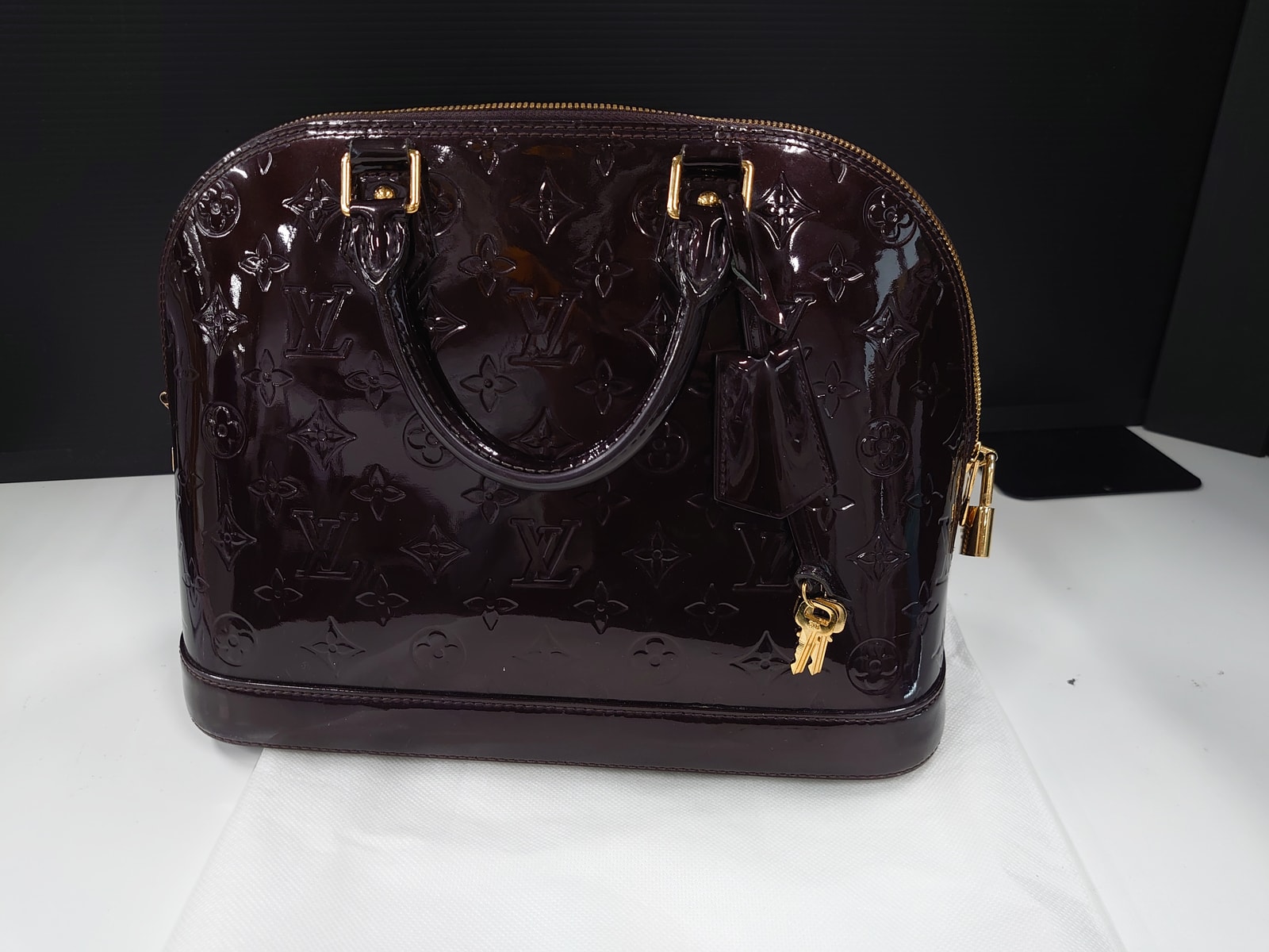 【最大限度15％OFF引き換え証】LOUIS VUITTON ルイ・ヴィトン アルマPM パープル ハンドバック【中古】