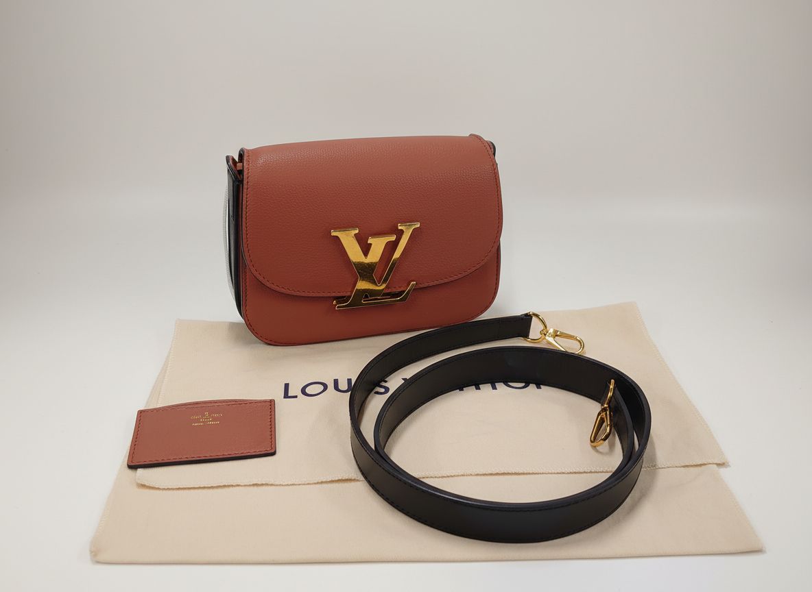 【最大限度15％OFF引き換え証】LOUIS VUITTON ルイ・ヴィトン ヴィヴィエンヌLV 赤銅色 ショルダーバッグ【中古】