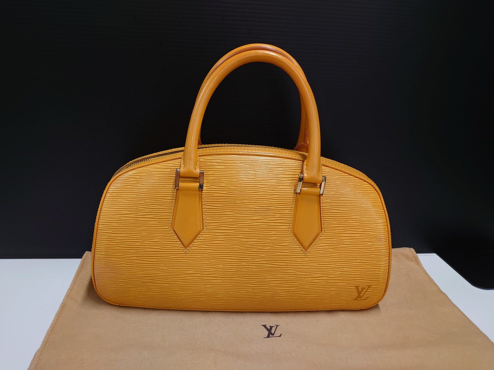 【3日間返品可】 LOUIS VUITTON ルイ・ヴィトン ジャスミン ハンドバッグ カーフスキン レディース｜カエセル