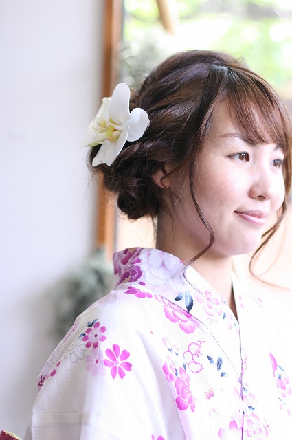 楽天市場 胡蝶蘭髪飾り 白 大 宅急便の方はケース付 一本単位 白無垢 やウェディングドレスの花髪飾り ファレノプシスのヘアアクセサリー 成人式 結婚式 花嫁さんの和装に似合う上品なヘッドドレス Poulpesympa